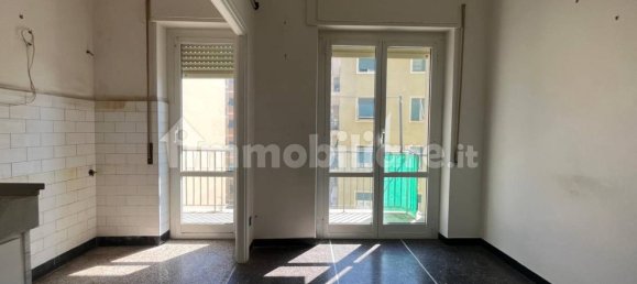 Apartamento de 2 dormitorios en Genoa, Italy No. 337221 3