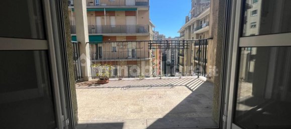 Apartamento de 2 dormitorios en Genoa, Italy No. 337221 15