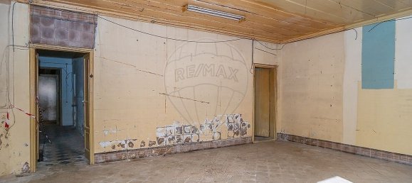 612m² Building in Faro, Portugal No. 65899 6