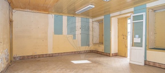 612m² Building in Faro, Portugal No. 65899 7