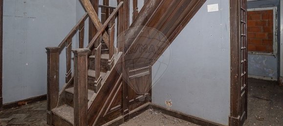 612m² Building in Faro, Portugal No. 65899 29