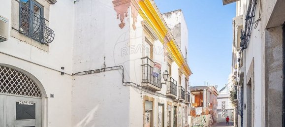 612m² Building in Faro, Portugal No. 65899 3