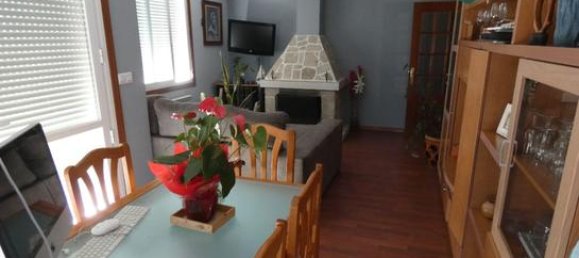 3 bedrooms House in Ourense, Spain No. 185018 4