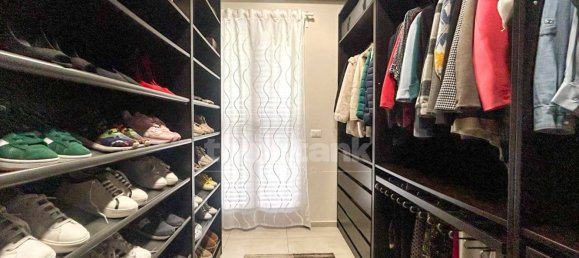 7 rooms Apartment in San Giovanni la Punta, Italy No. 148557 20