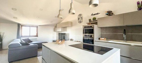 7 rooms Apartment in San Giovanni la Punta, Italy No. 148557 5