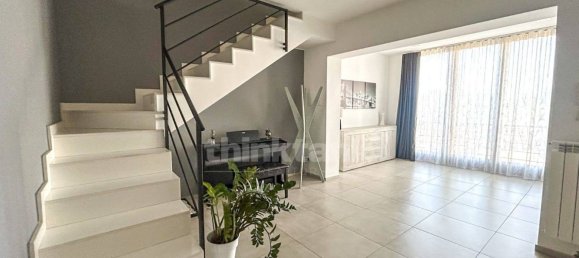 7 rooms Apartment in San Giovanni la Punta, Italy No. 148557 13