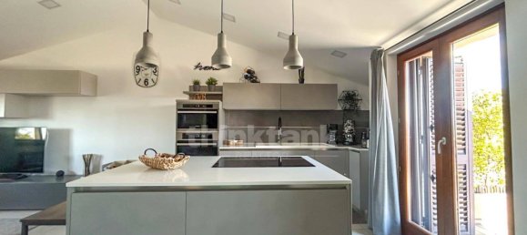 7 rooms Apartment in San Giovanni la Punta, Italy No. 148557 6