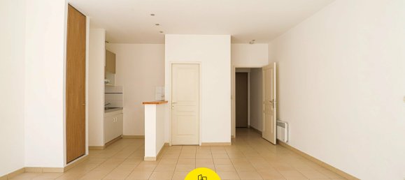 Studio in Marseille, France No. 349869 5