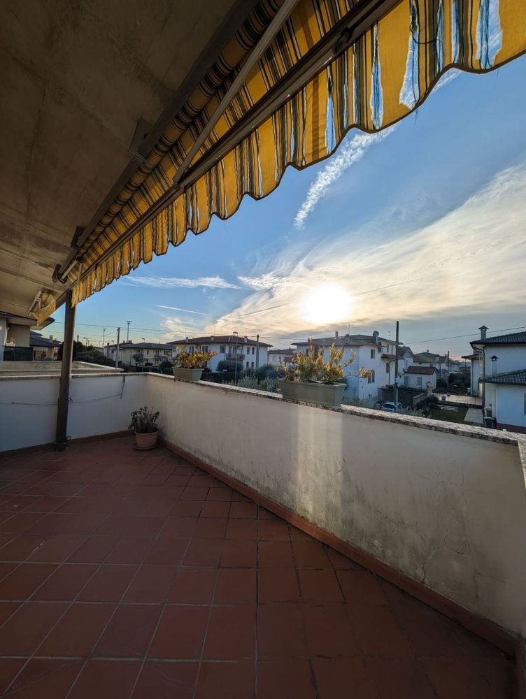 4 rooms House in Bassano del Grappa, Italy No. 52327