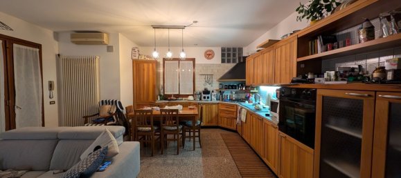 4 rooms House in Bassano del Grappa, Italy No. 52327 6