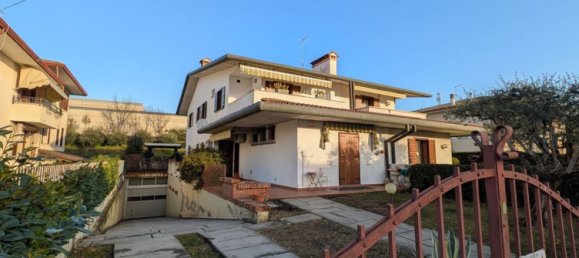 4 rooms House in Bassano del Grappa, Italy No. 52327 28