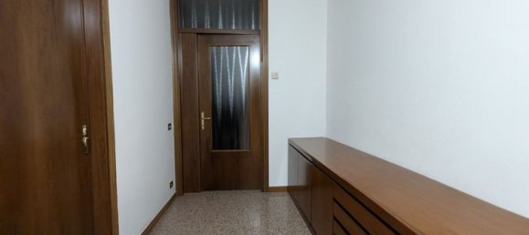 4 rooms House in Bassano del Grappa, Italy No. 52327 10