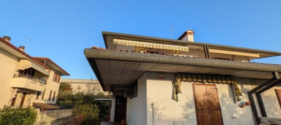 4 rooms House in Bassano del Grappa, Italy No. 52327 3