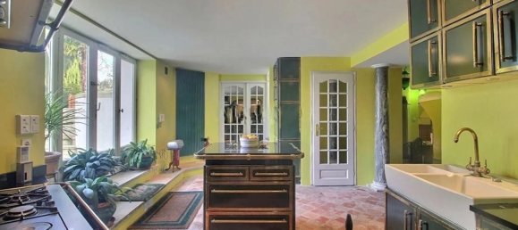 10 bedrooms Castles in Seine-et-Marne, France No. 328931 11