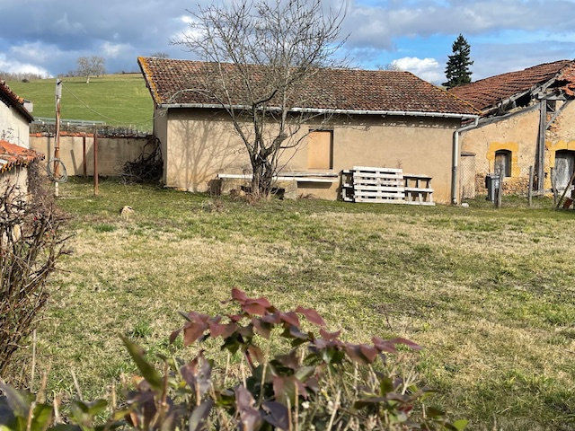 2 bedrooms House in Saint-Nizier-sous-Charlieu, France No. 199888