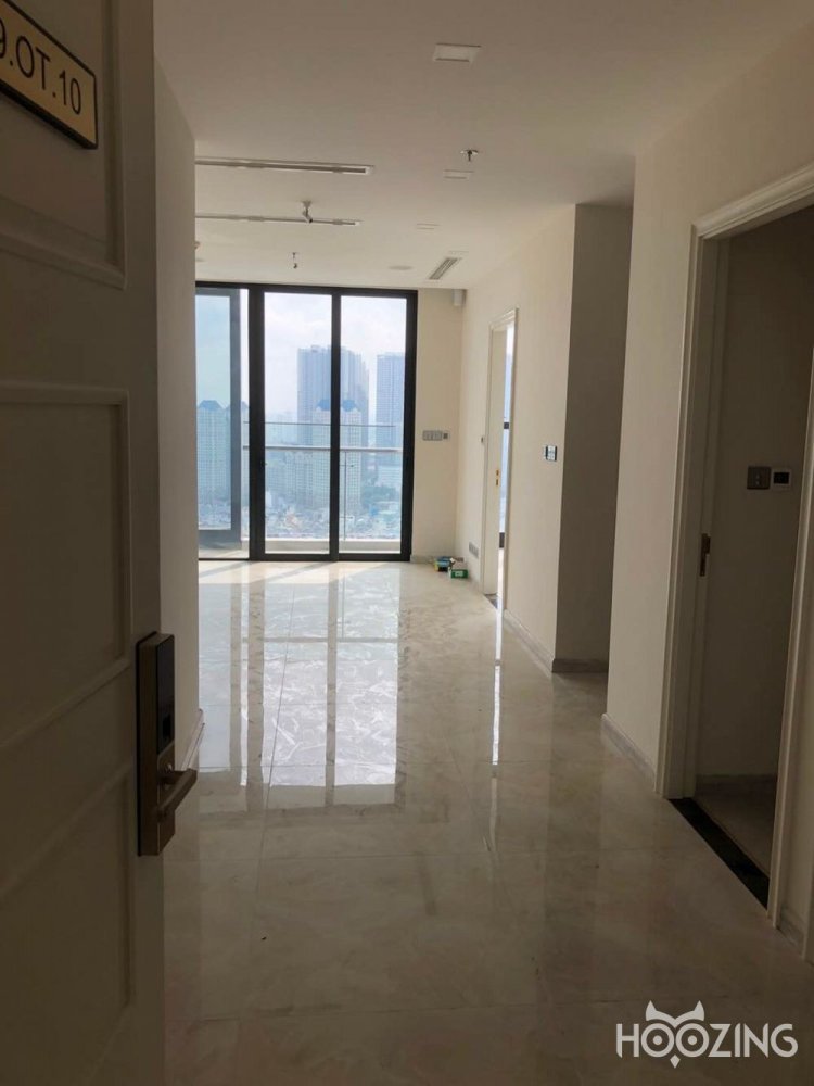 2 rooms Office in District 1, Vietnam No. 18019