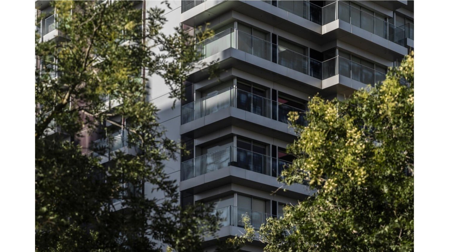 4 bedrooms Apartment in Lisbon, Portugal No. 110044