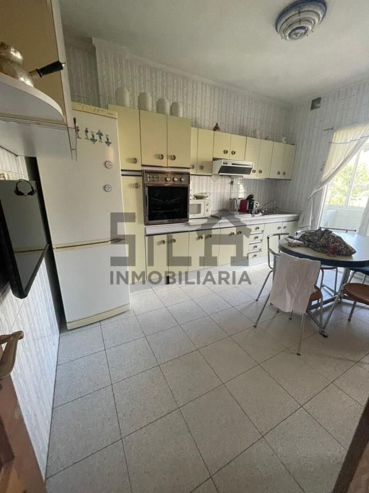 3 bedrooms Apartment in Ourense, Spain No. 247431