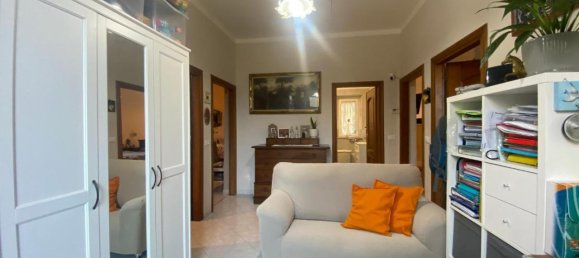 Дом с 9 комнатами в Луни, Италия № 151630 8