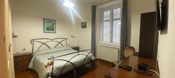 Дом с 9 комнатами в Луни, Италия № 151630 2