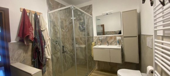 Дом с 9 комнатами в Луни, Италия № 151630 12