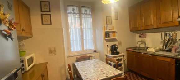 Дом с 9 комнатами в Луни, Италия № 151630 20