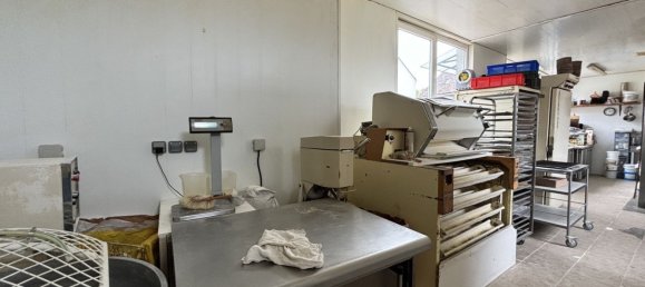 178m² Commercial property in Saint-Benoit-sur-Loire, France No. 240053 10