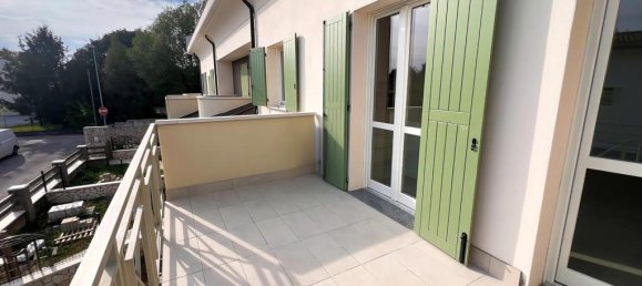 4 rooms Apartment in Creazzo, Italy No. 16459 3