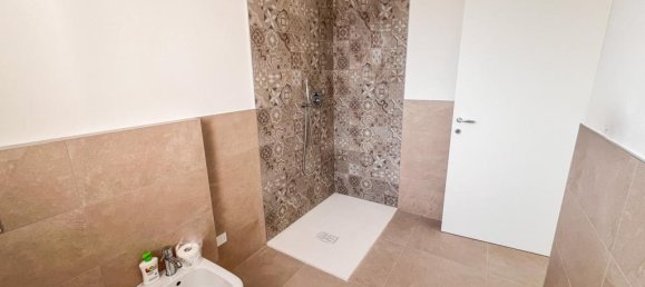 4 rooms Apartment in Creazzo, Italy No. 16459 14