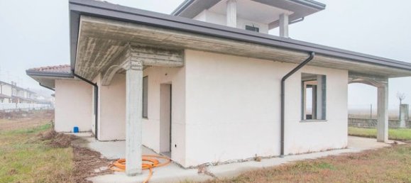 4غرفة فيلا في Sant'Alessio con Vialone, Italy رقم 126468 15