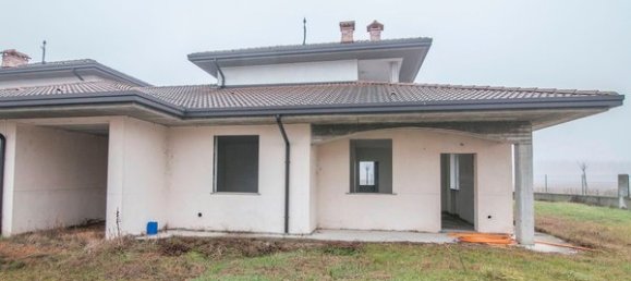 4غرفة فيلا في Sant'Alessio con Vialone, Italy رقم 126468 3