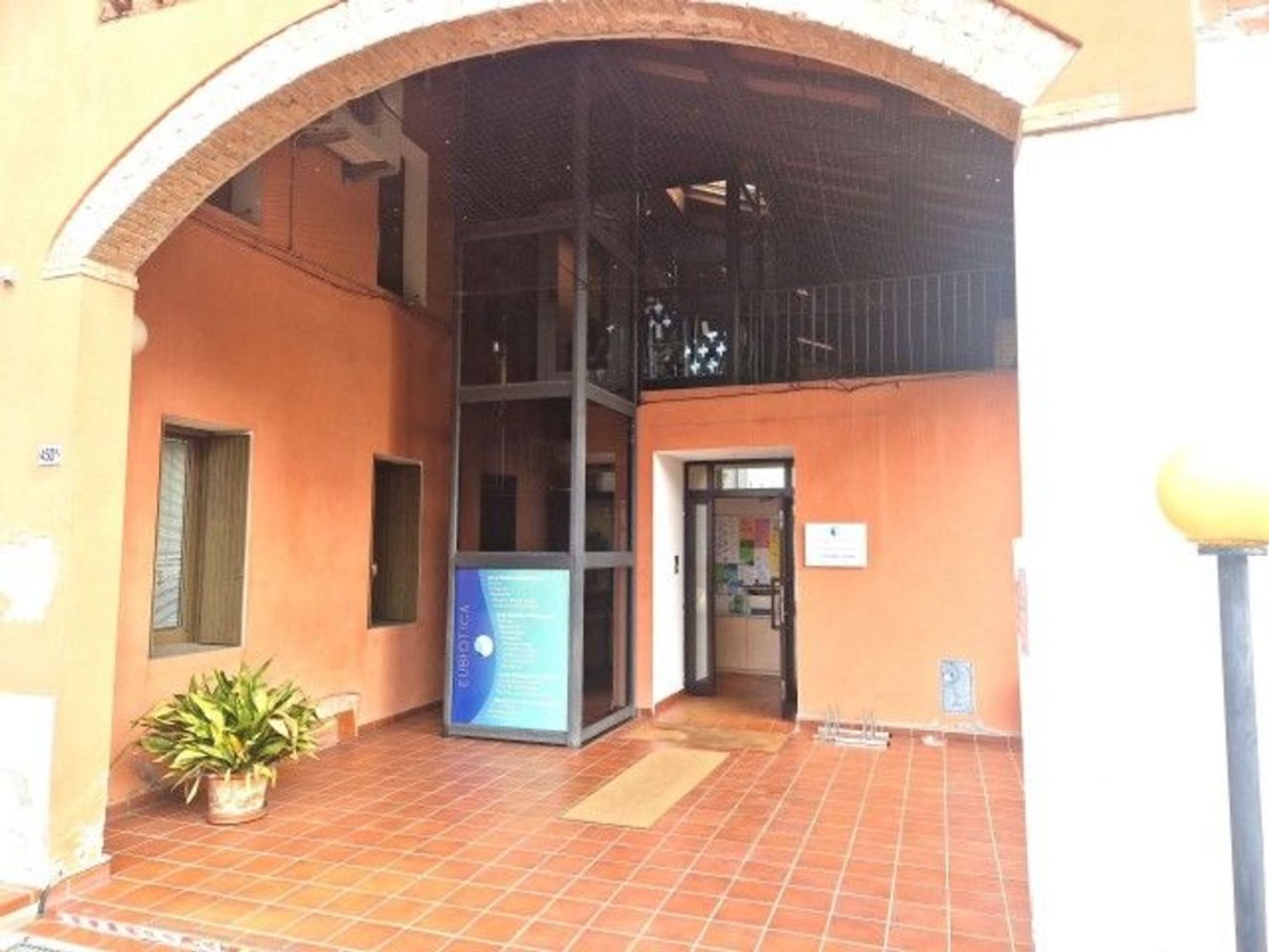 468m² Building in Parma, Italy No. 337650