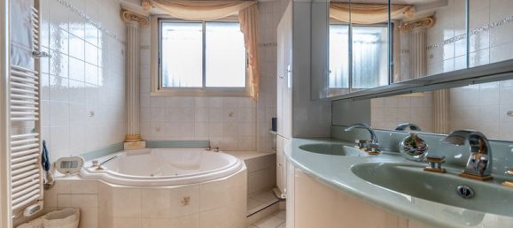 5 bedrooms House in Paray-Vieille-Poste, France No. 325297 7