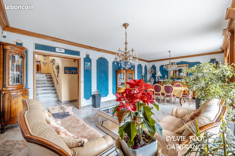 5 bedrooms House in Paray-Vieille-Poste, France No. 325297