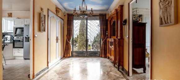 5 bedrooms House in Paray-Vieille-Poste, France No. 325297 3