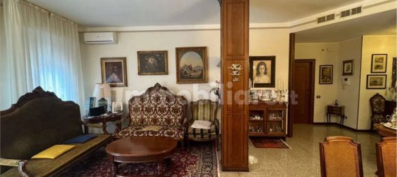 5 bedrooms Apartment in Voghera, Italy No. 341513 6