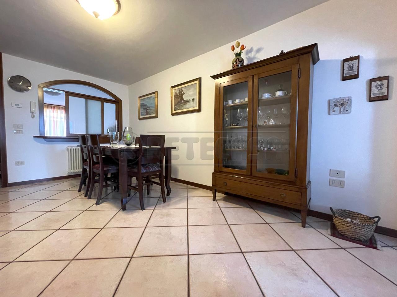 6 rooms House in Sandrigo, Italy No. 234405