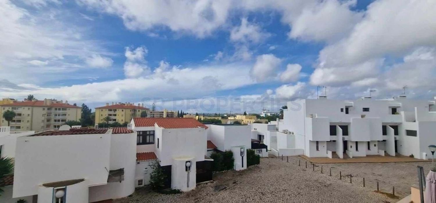 3 Schlafzimmer Haus in Quarteira, Portugal, Nr. 156943