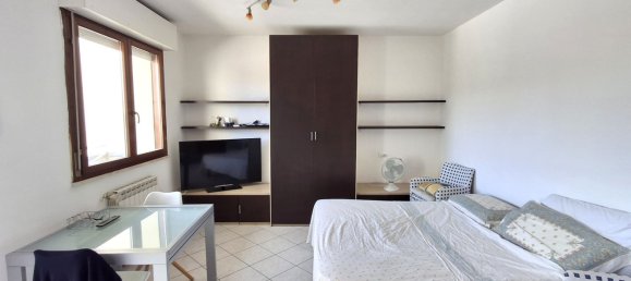 Studio in Arezzo, Italy No. 281419 4