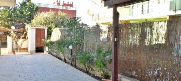 Квартира с 3 спальнями в Ардеа, Италия № 355950 5