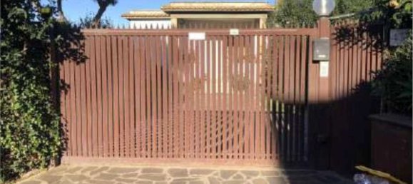 5 rooms Villa in Fiumicino, Italy No. 150036 2