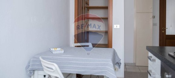 Apartamento de 1 dormitorio en Sesto San Giovanni, Italy No. 380433 8