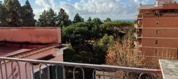 6 rooms Apartment in Portici, Italy No. 141652 12