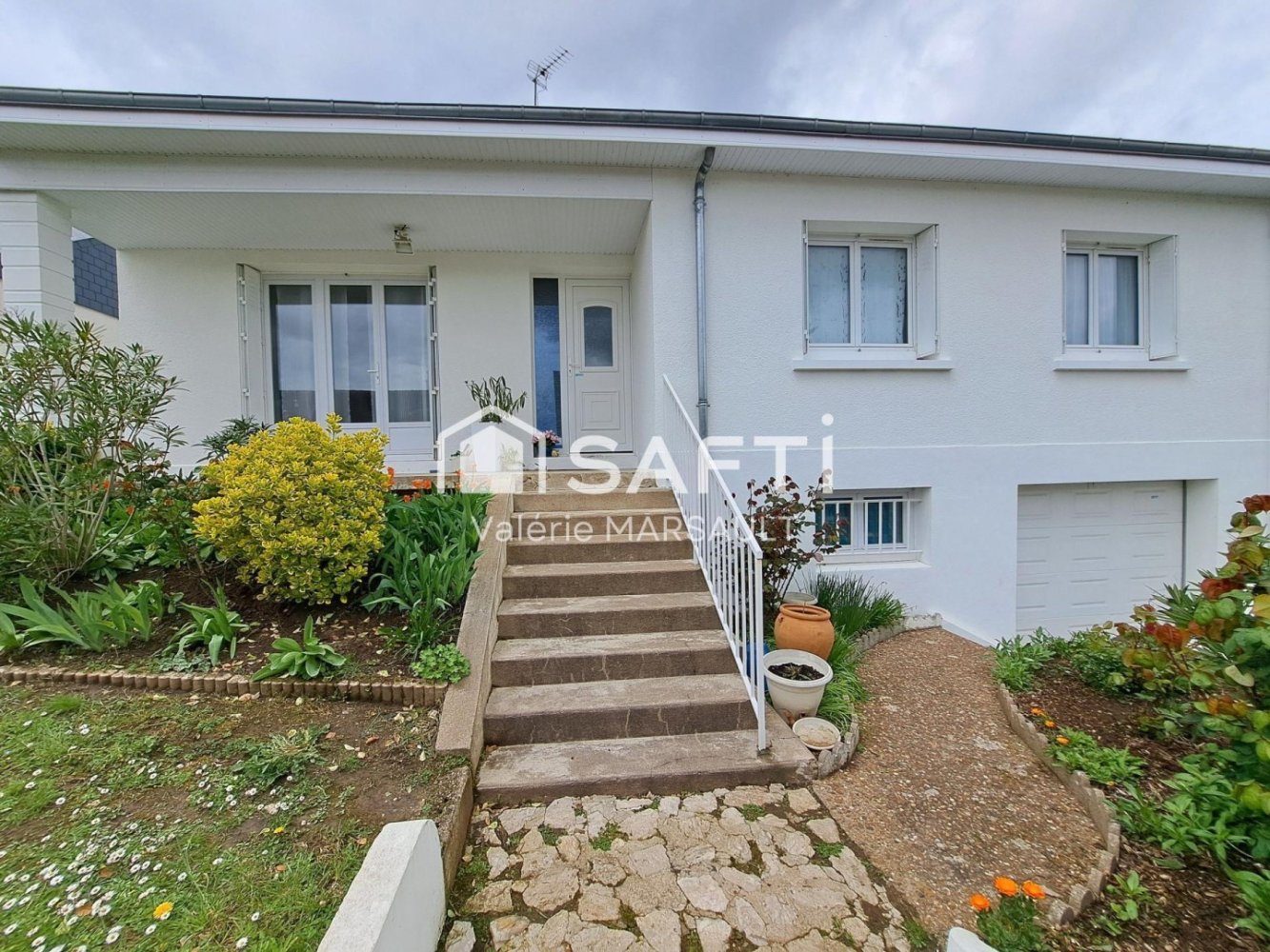 Villa T5 em Chambray-les-Tours, France N.º 73073