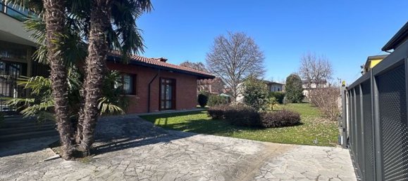 8 rooms Villa in Seveso, Italy No. 13549 47