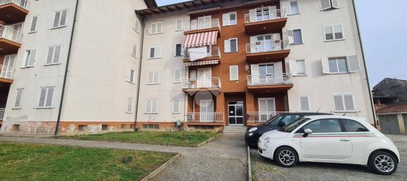 Квартира с 3 спальнями в Кастелламонте, Италия № 124366 2