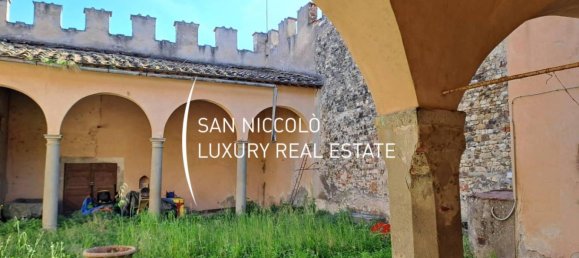 8 bedrooms Villa in Florence, Italy No. 210907 2
