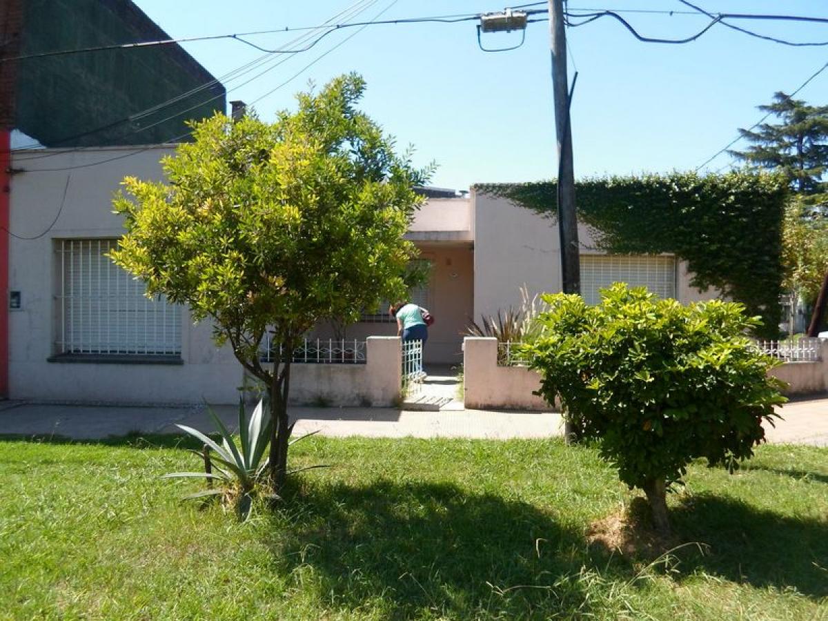 2 bedrooms House in San Miguel, Argentina No. 69378