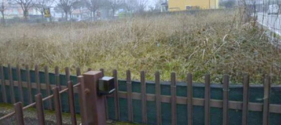 Terreno em Desenzano del Garda, Italy 1657 m² N.º 276027 10