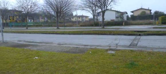 Terreno em Desenzano del Garda, Italy 1657 m² N.º 276027 4